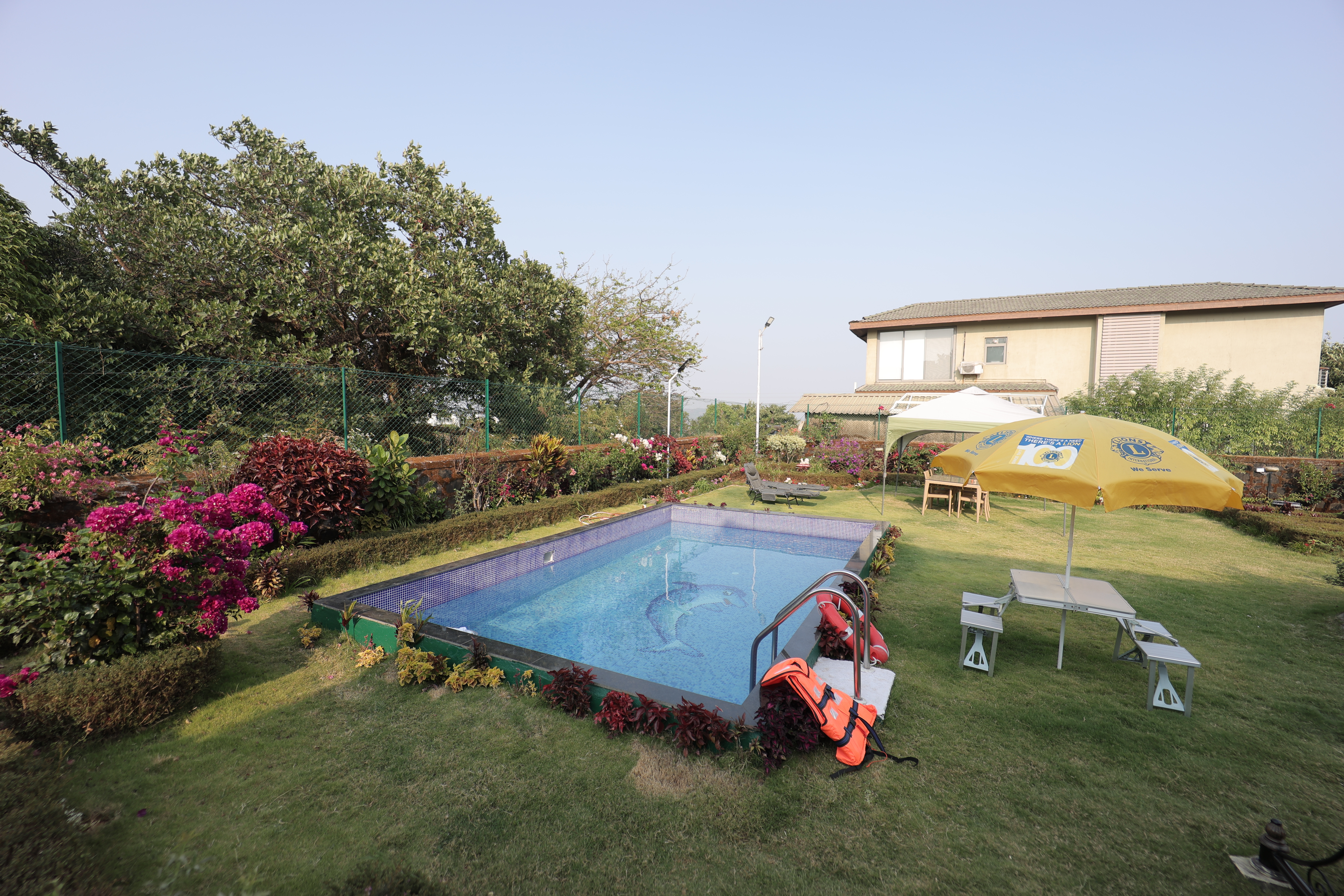 Mahableshwar Bungalow with Swimming Pool